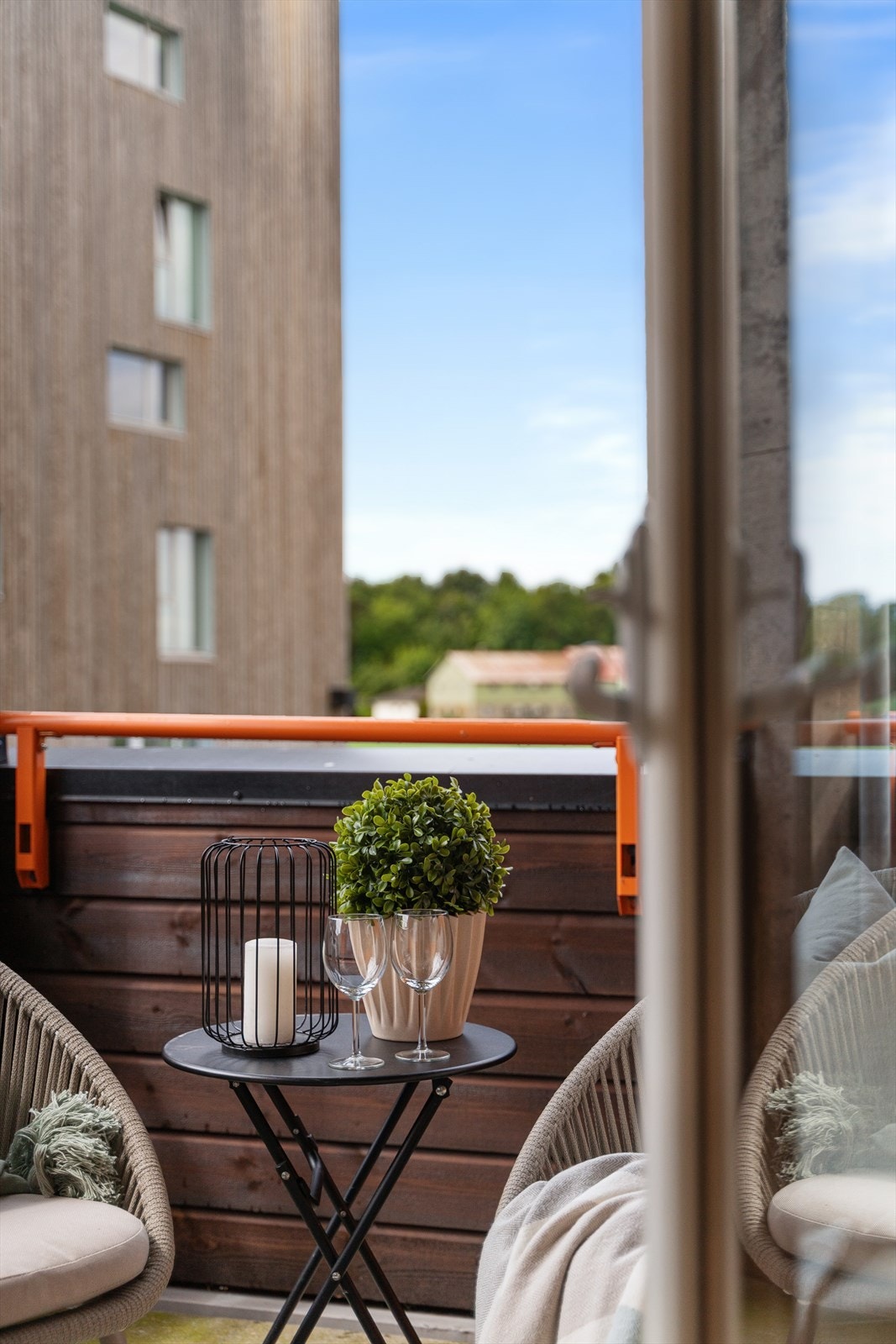 Overbygget balkong mot nord-vest. Galleribilde