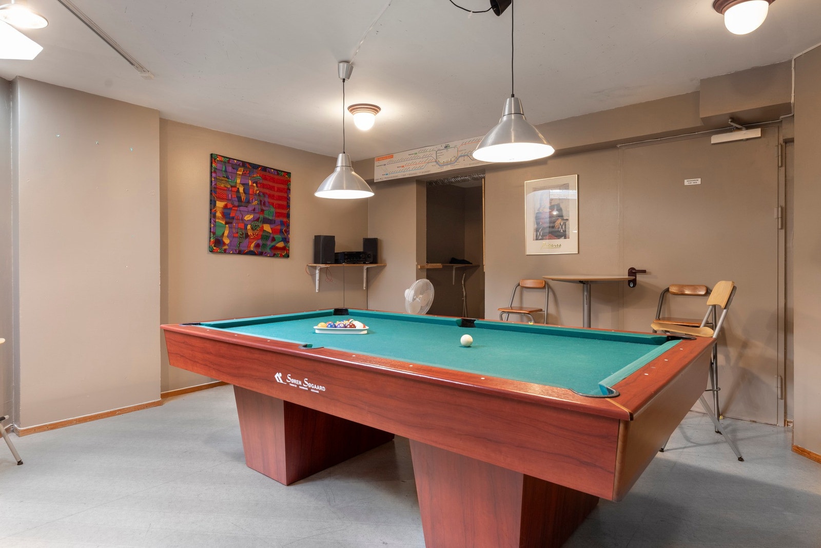 Trivelig fellesrom med biljardbord. Et sosialt samlingspunkt for hyggelige kvelder og uformelle møter med naboer. Galleribilde