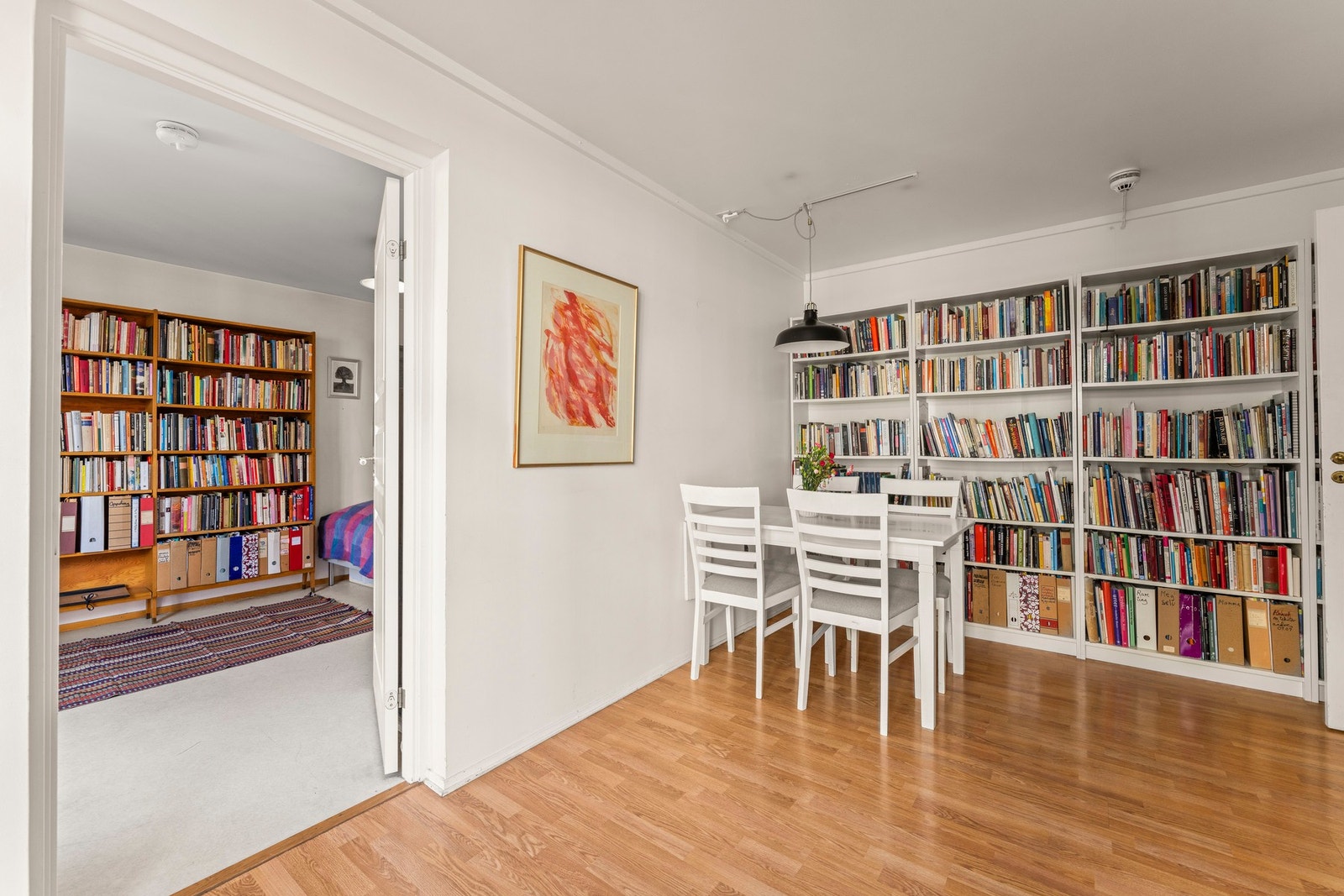 God plass til spisegruppe. Galleribilde