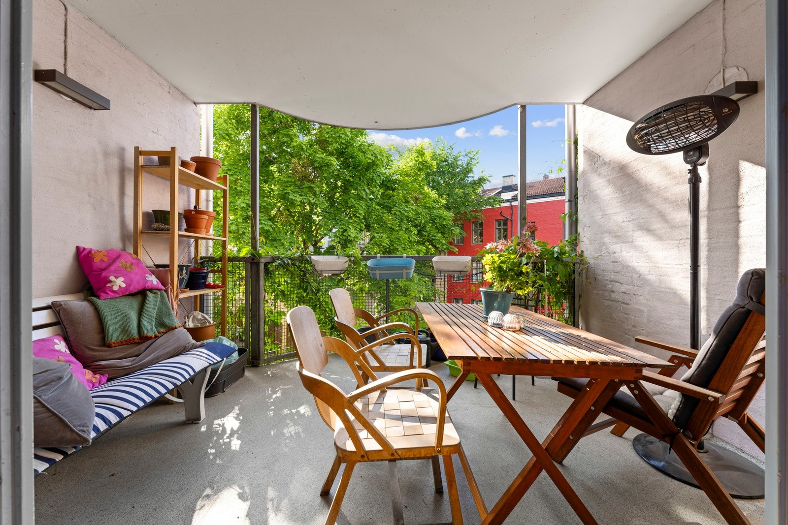 Luftig og skjermet felles veranda i 3. etasje. Galleribilde