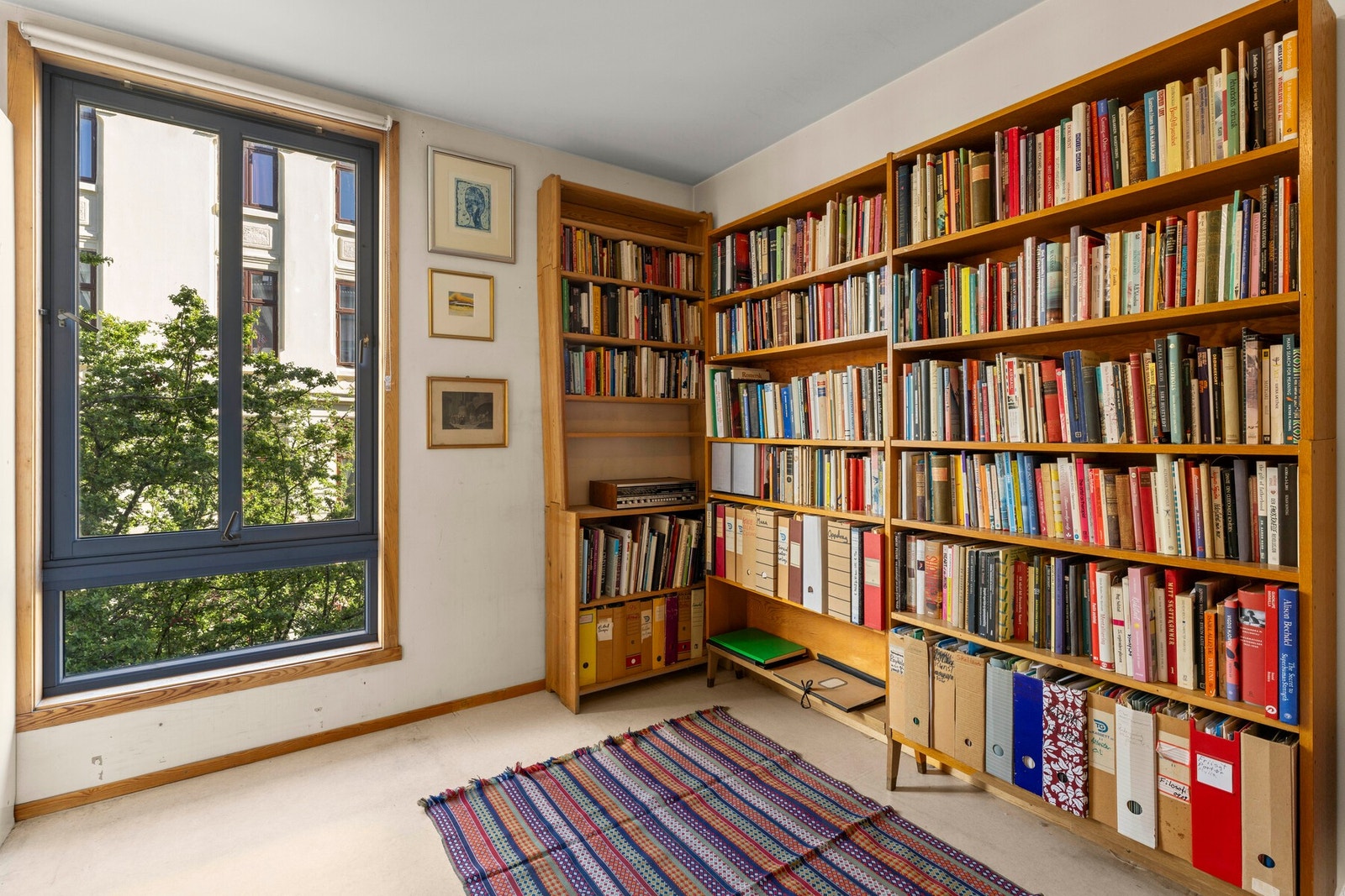 Soverommet tilbyr rikelig med plass til dobbeltseng og annet øvrig møblement. Galleribilde