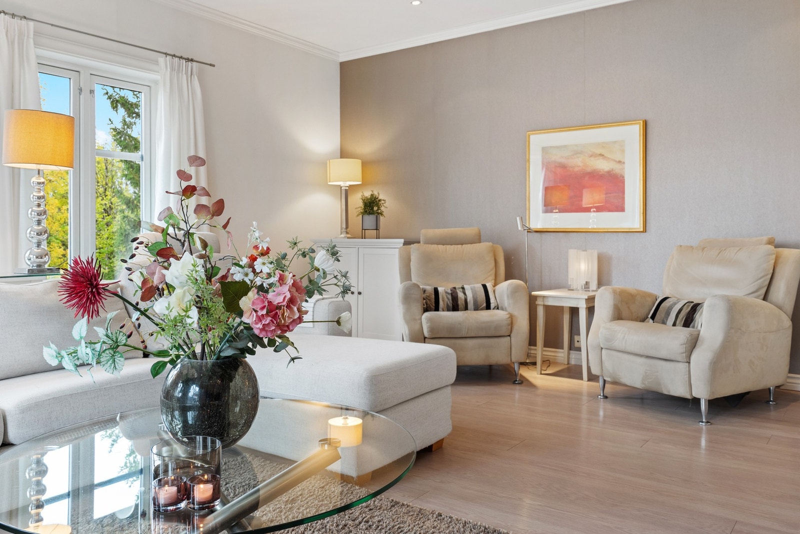 Denne pene eneboligen fra 2000 har alt du kan ønske deg og mer! Galleribilde