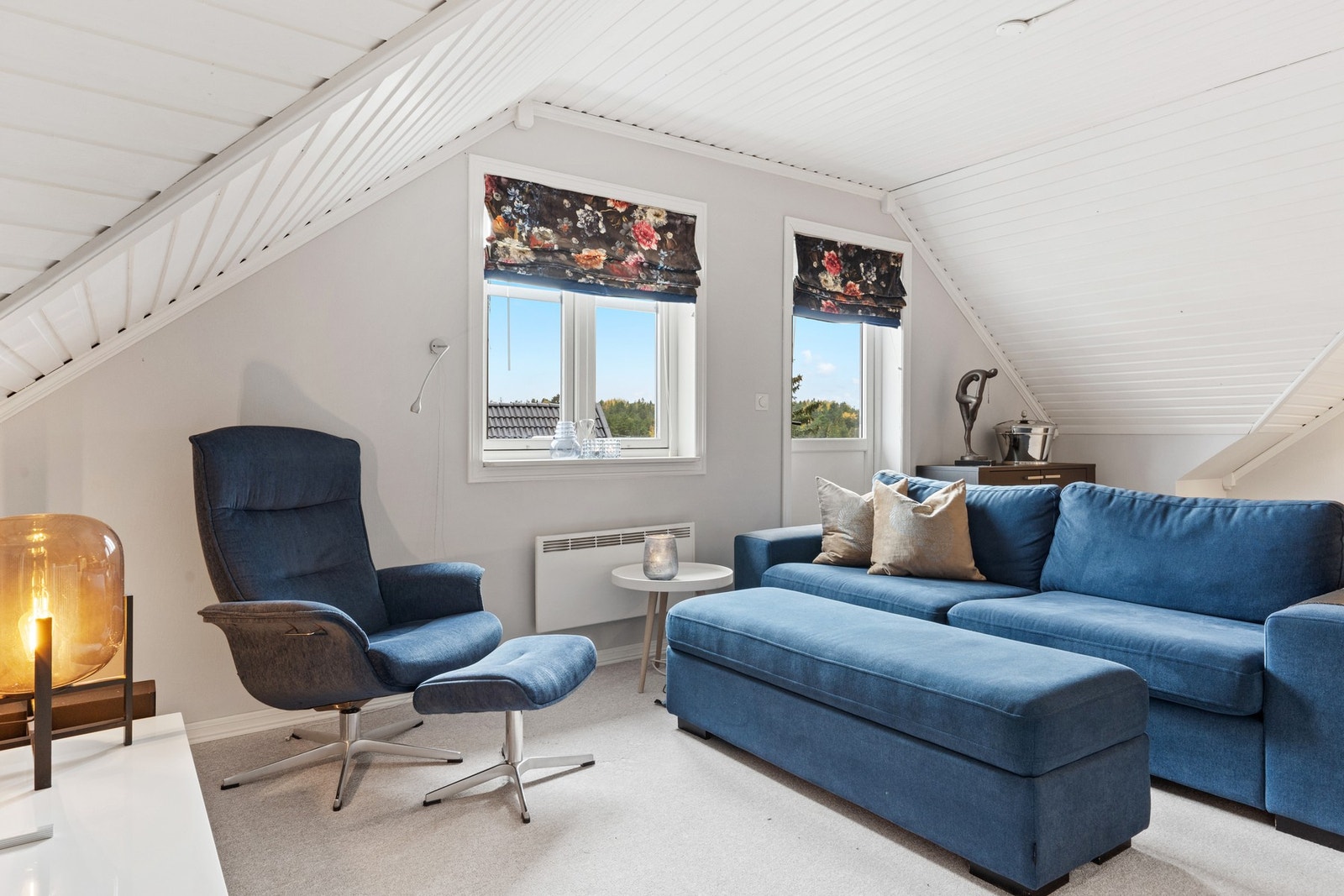 Den andre balkongen har utgang fra loftstuen. Balkongene er på henholdsvis 7 m² og 5,6 m². Galleribilde