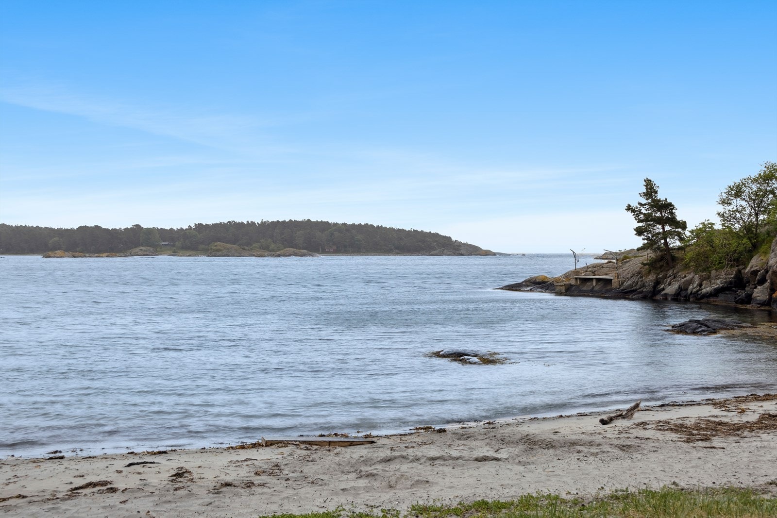 Stranda i Bukkevika, utsikt mot Hove Galleribilde