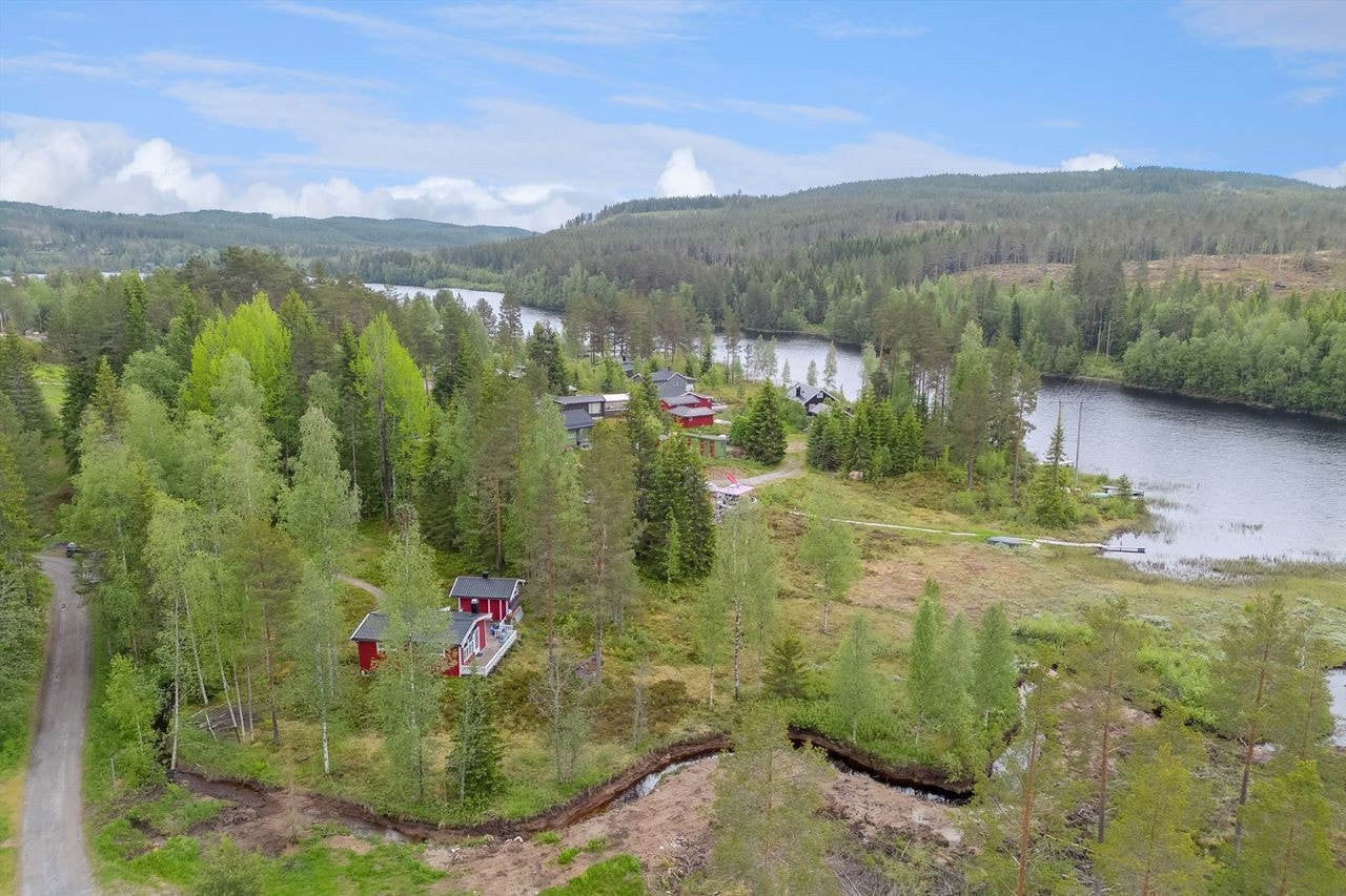 Naturskjønne omgivelser med flotte tur-, jakt- og fiskeområder Galleribilde