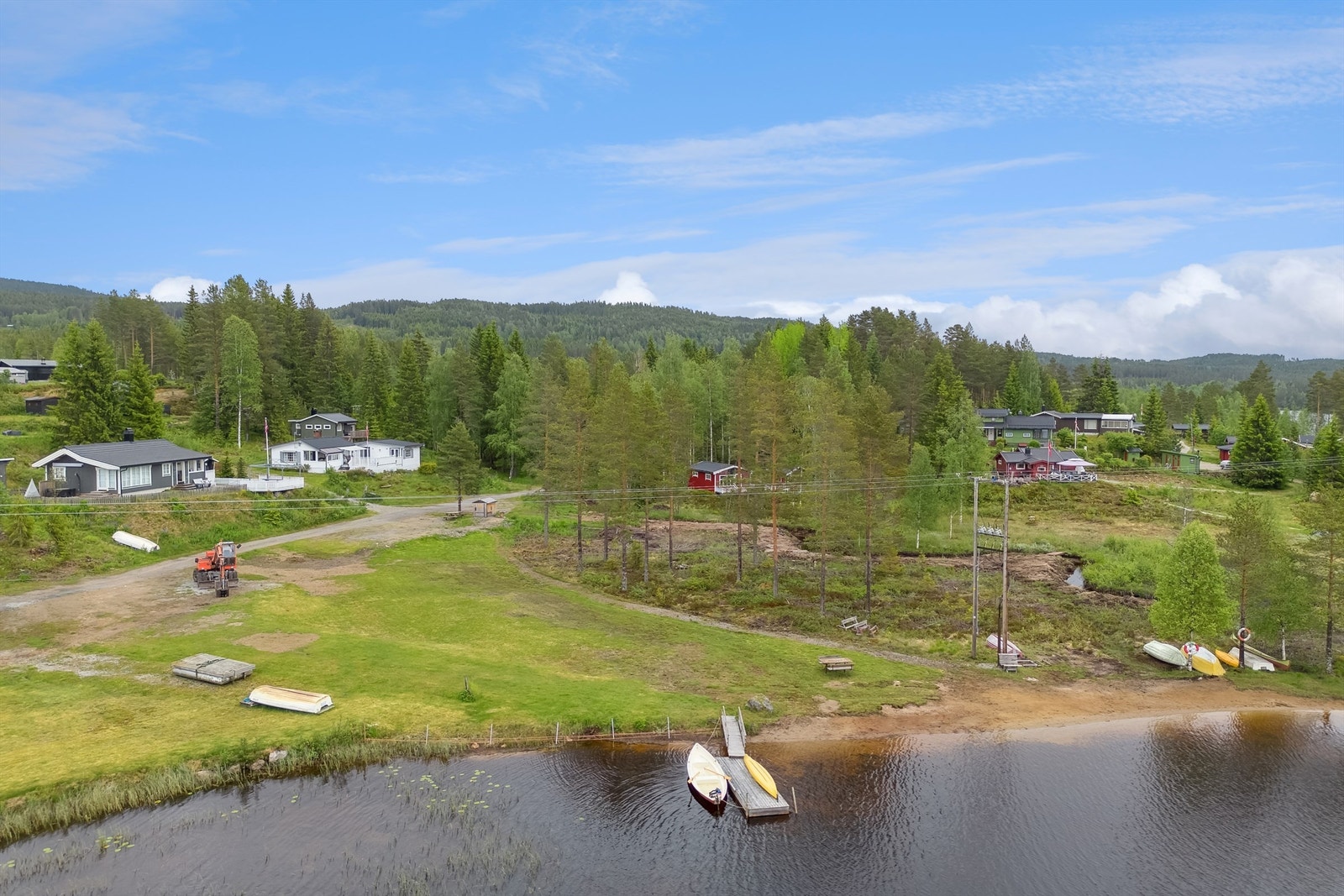 Fritidsområde med spredt bebyggelse ved Nordre Hvitsanden - Privat veiadkomst - Påregnelig med kostnader til veivedlikehold og snøbrøyting Galleribilde