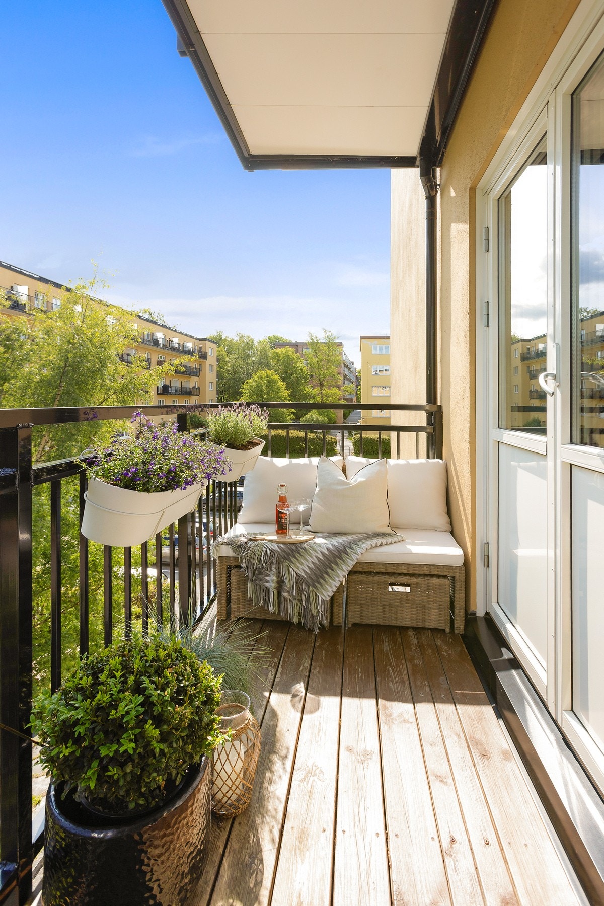 Her kan du nyte morgenkaffen i sola på varme sommerdager! Galleribilde