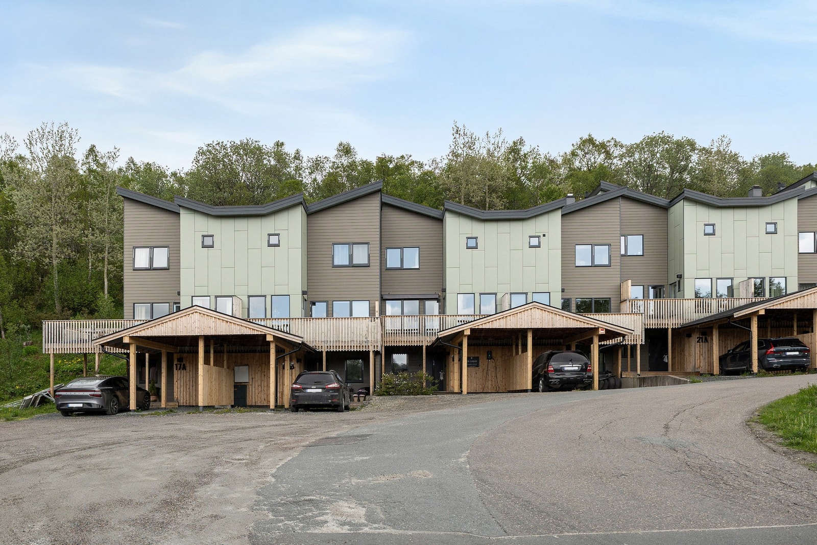 EIE Harstad v/ Vetle Larsen presenterer Krøkebærveien 19A! Foto: Martynas Milkevicius Galleribilde