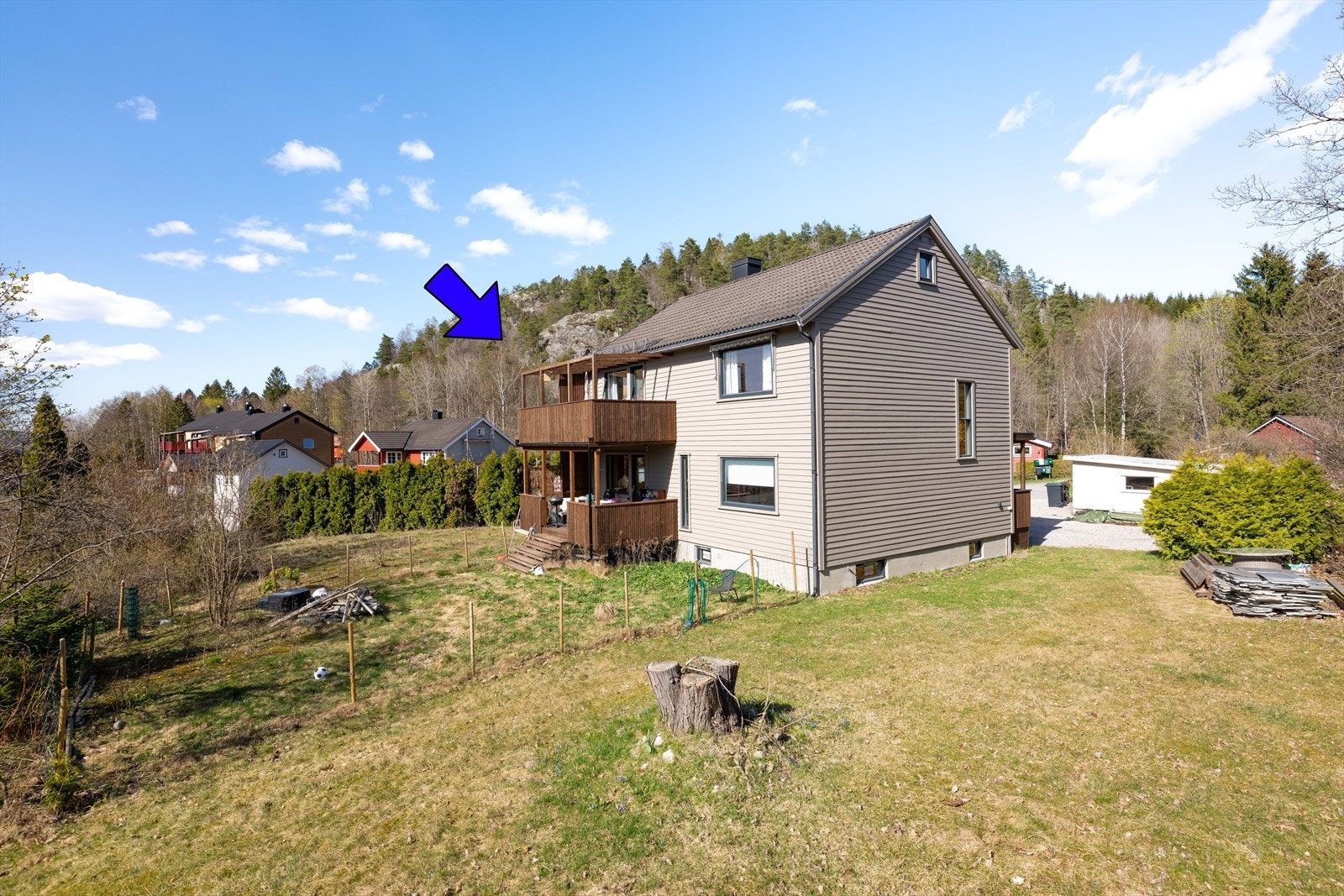 EiendomsMegler1 ved Reidun Dahl presenterer Bjørndalvegen 43 Galleribilde