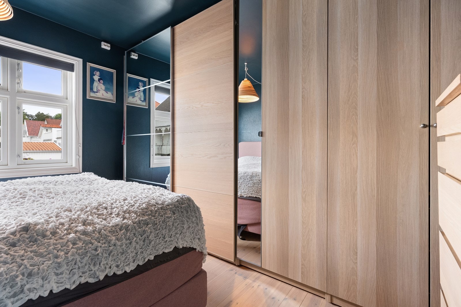 Stor garderobe Galleribilde