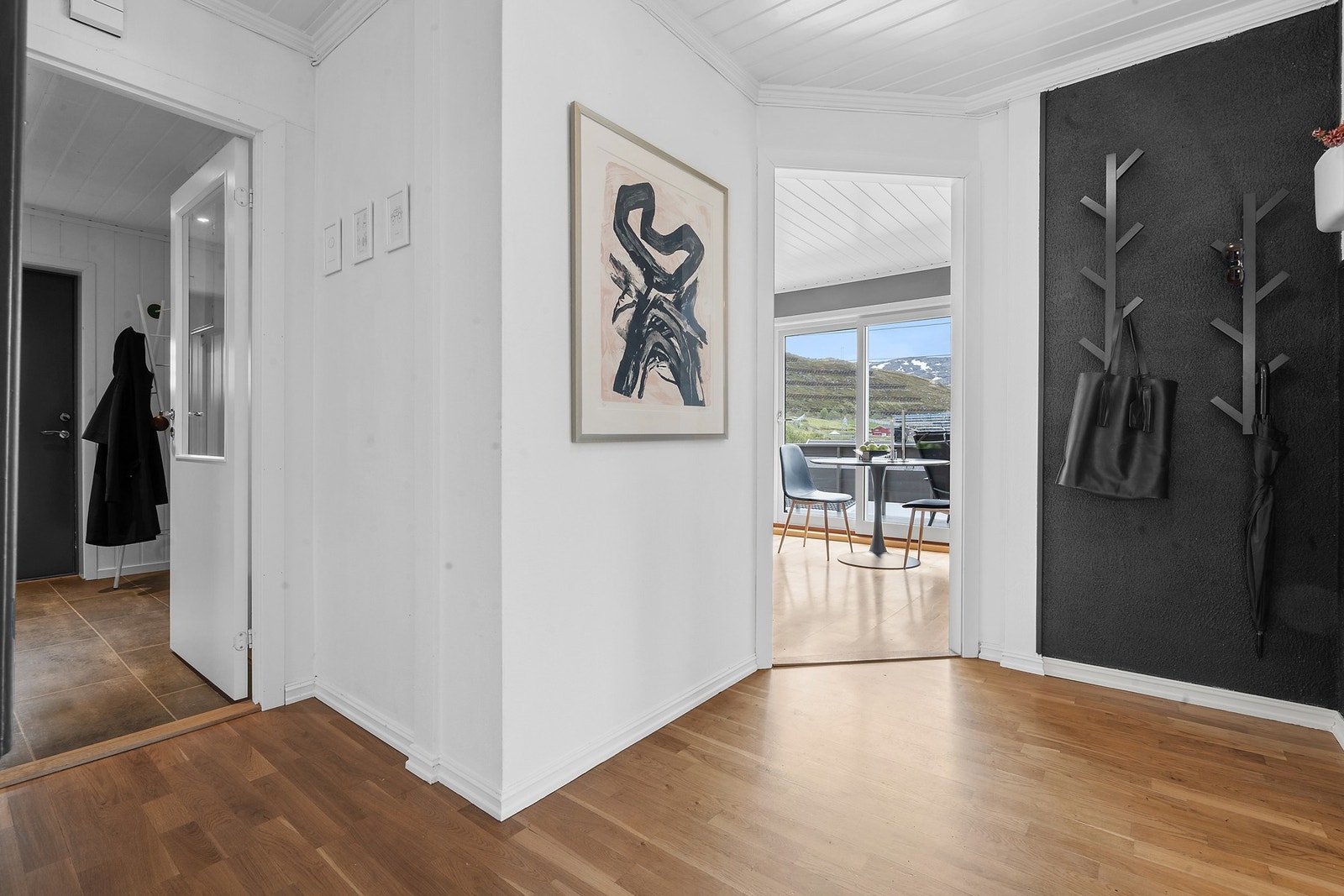 Hall i 1 etg Galleribilde