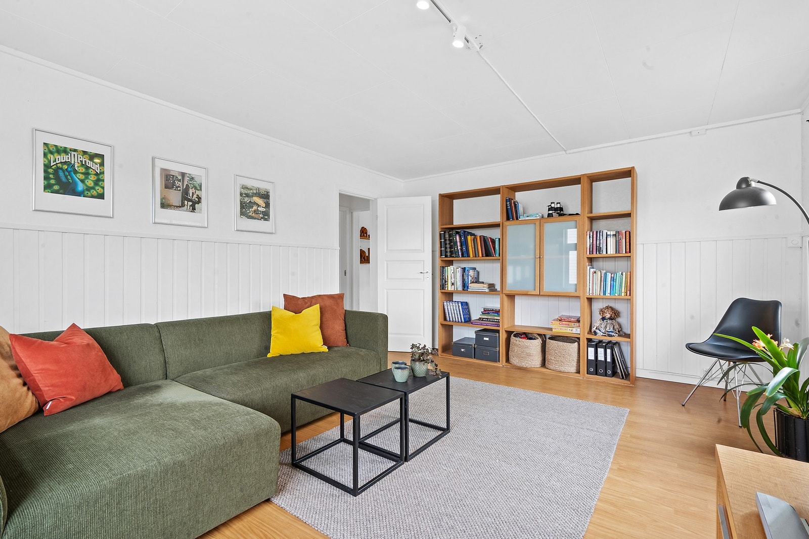 Soverom / Ekstra stue i 2 etg. Lys og fin med lysinnslipp fra 2 sider Galleribilde