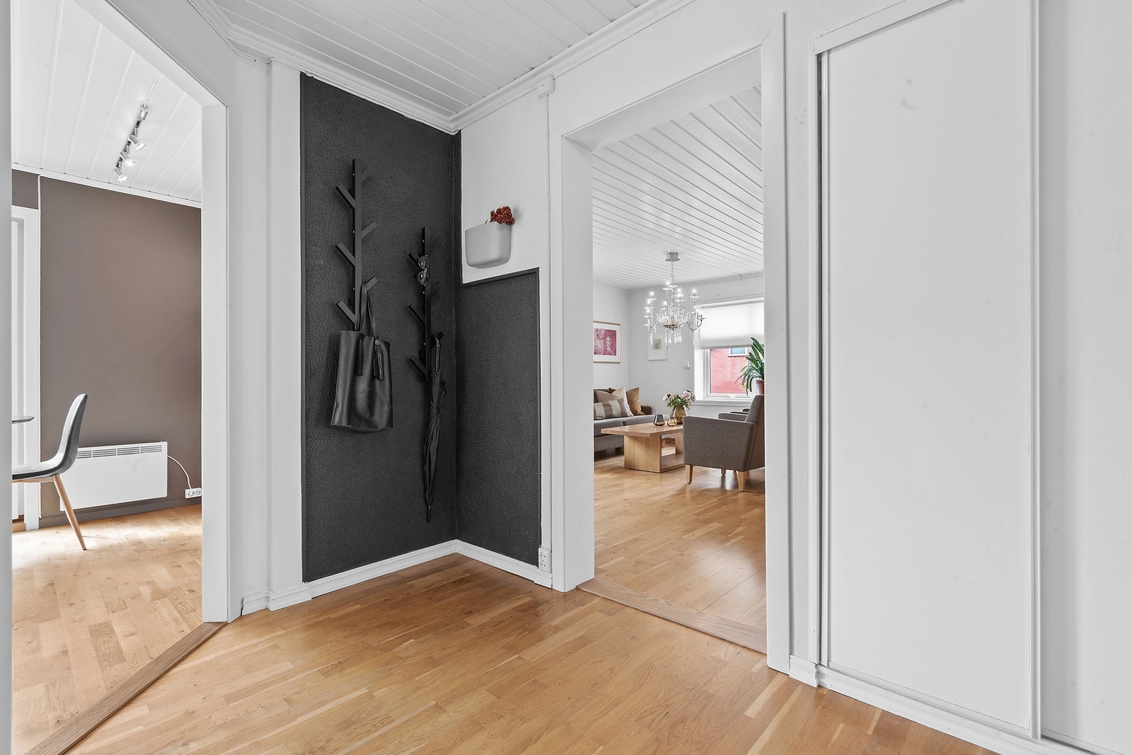 Hall i 1 etg Galleribilde