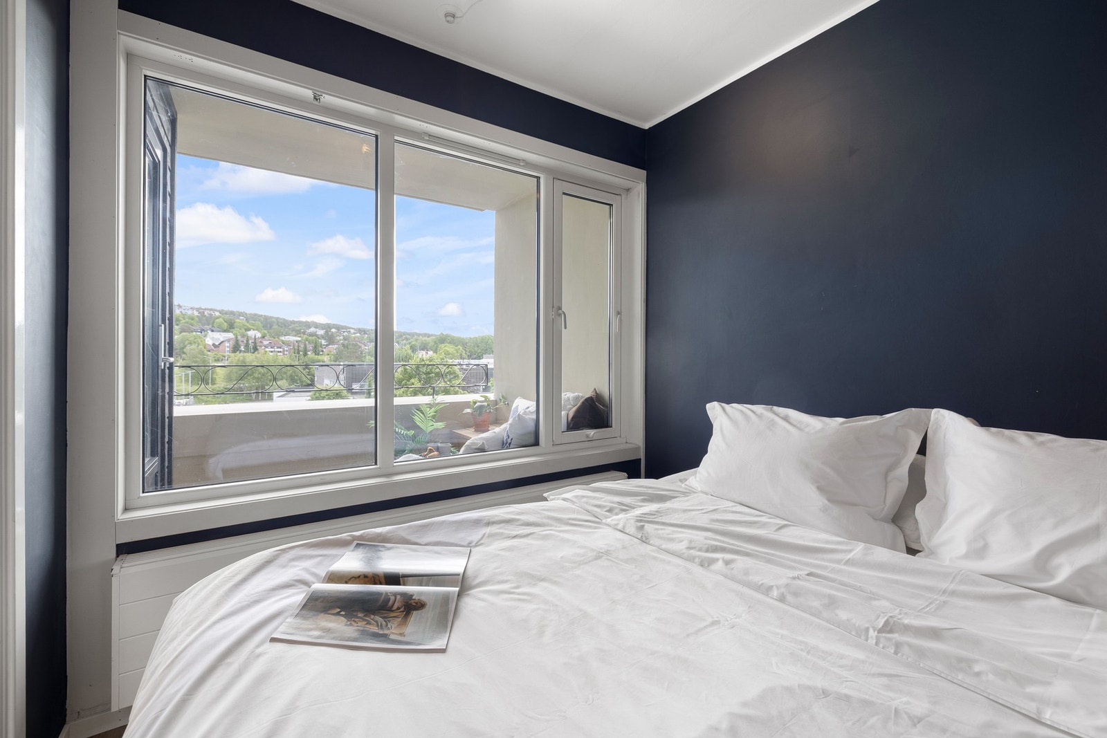 Her er det god plass til dobbeltseng. Galleribilde