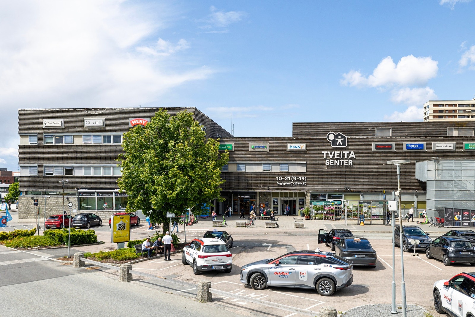 Det er umiddelbar nærhet til Tveita senter. Galleribilde