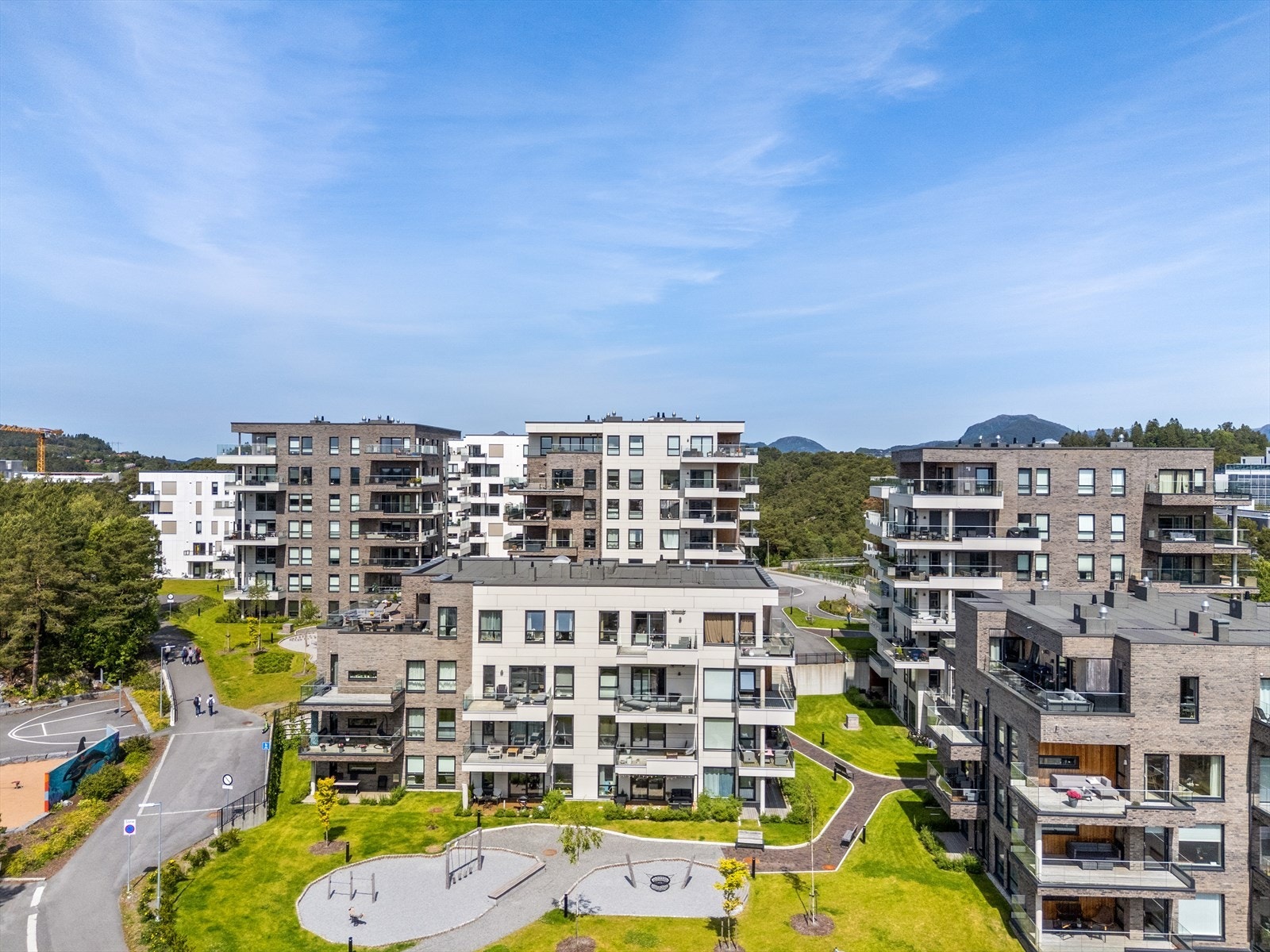 Leiligheten ligger sentralt til på Sandsli i et rolig område. Galleribilde