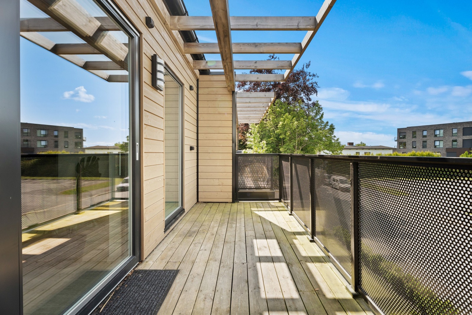 Balkongen er vestvendt og er på 8 kvm Galleribilde