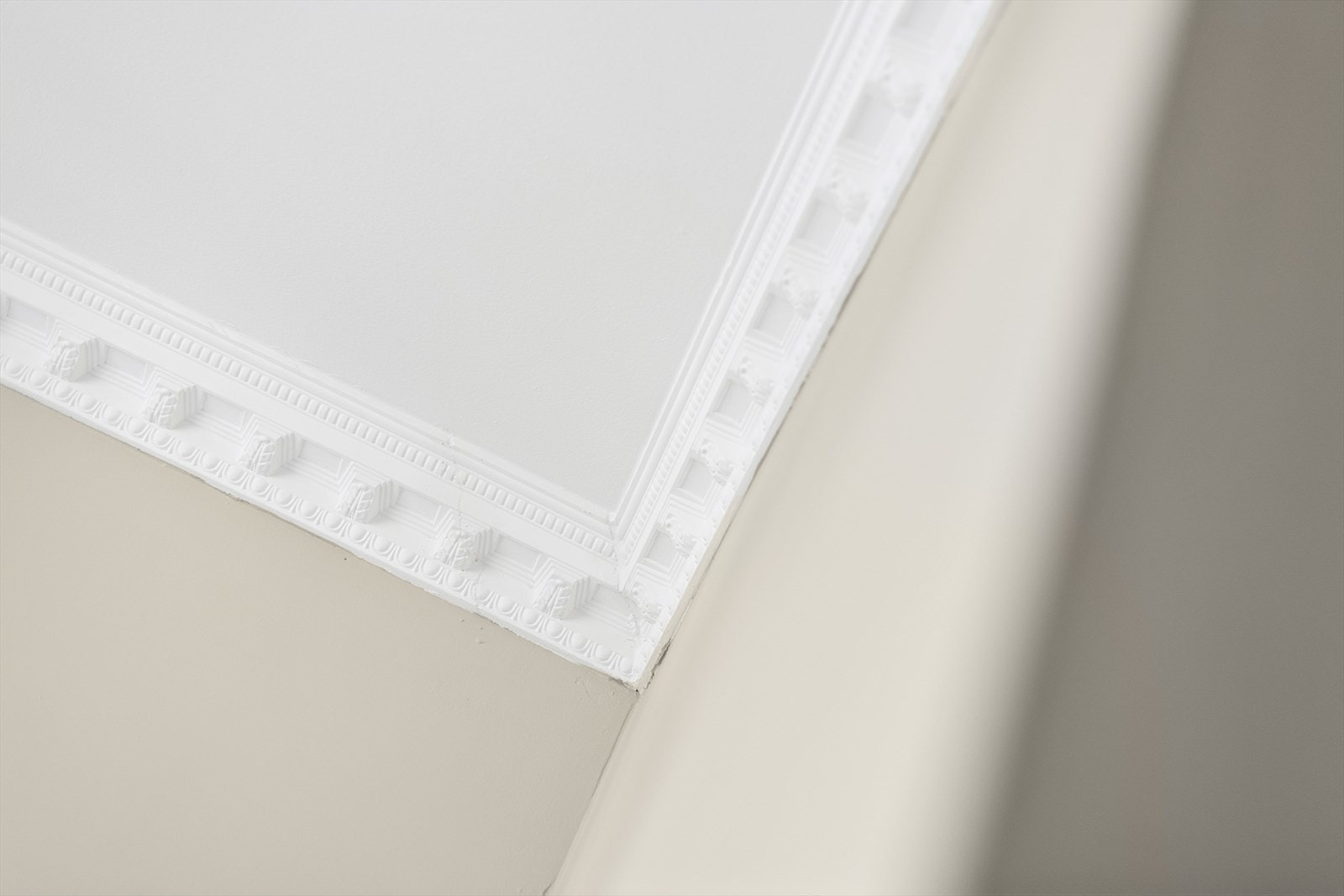 Stukkatur i himlingen. Galleribilde