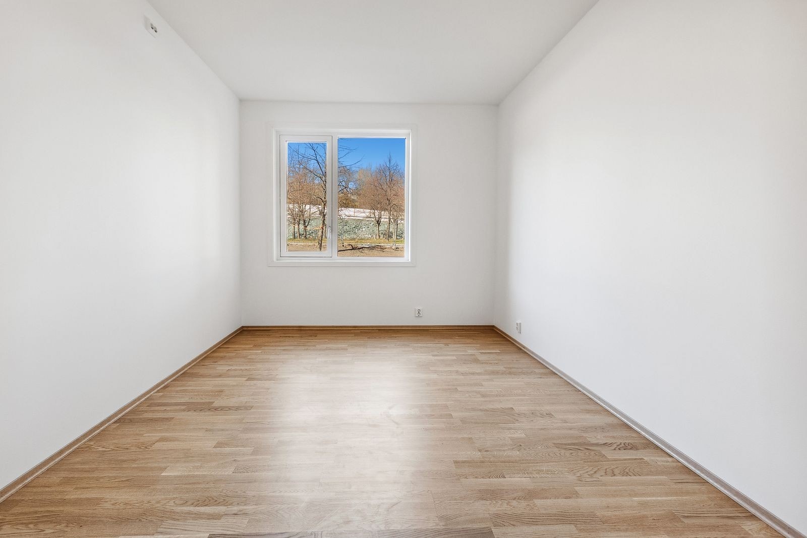 Leiligheten har 3 romslige soverom Galleribilde