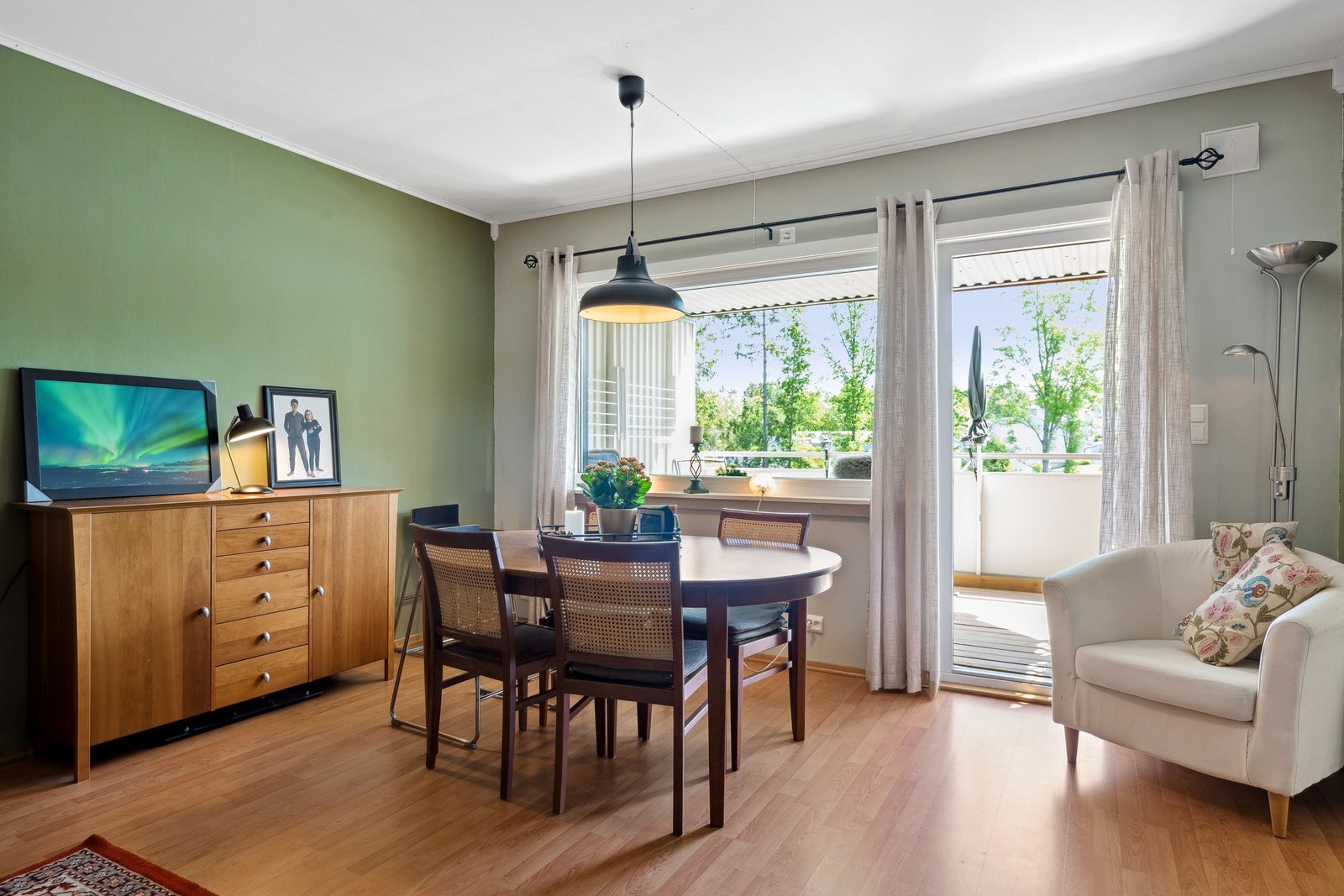 Velkommen inn til Barlindveien 9b. Galleribilde