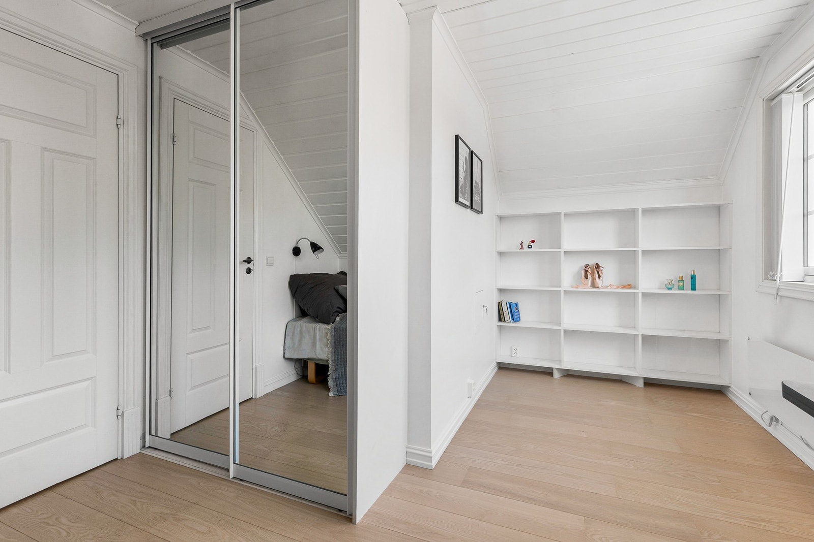 Også her er det montert skyvedørsgarderobe Galleribilde