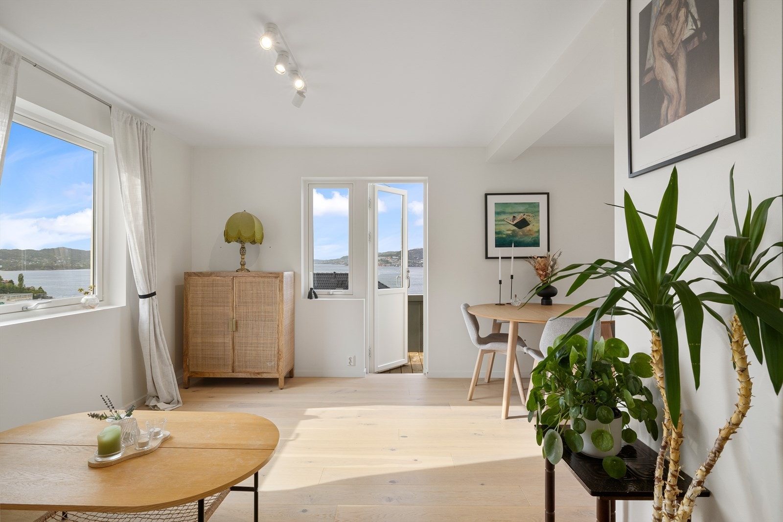 En moderne leilighet over 2 plan m/delikate kvaliteter fra 2020. Galleribilde