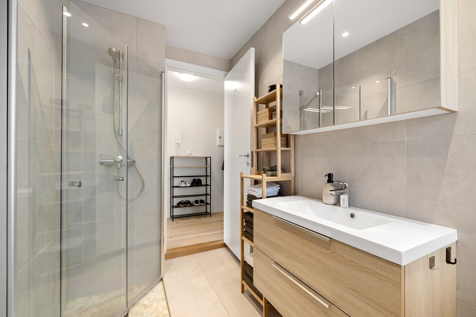 Rommet har avtrekksventil i himling. Galleribilde