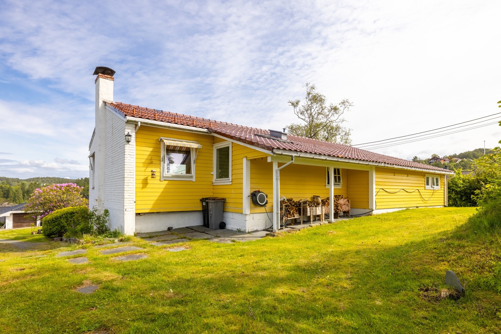 Tomten er på 1,6 mål og har ideelle solforhold. Galleribilde