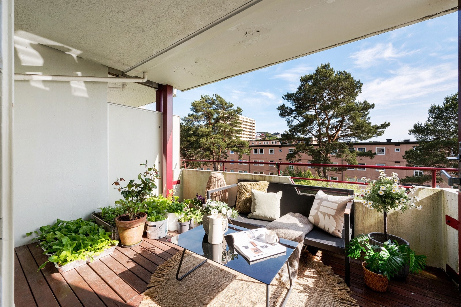 Balkongen er på ca. 10 kvm. Galleribilde