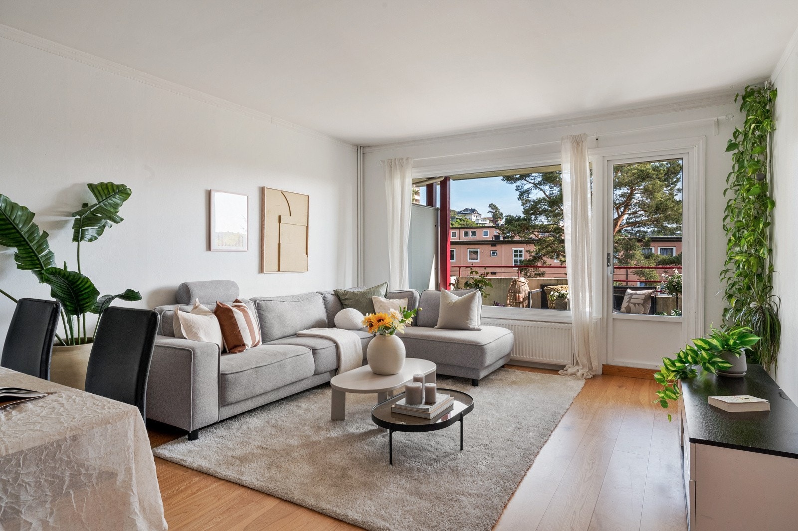 En flott 4-roms leilighet med nyere bad og gjennomgående god standard! Galleribilde