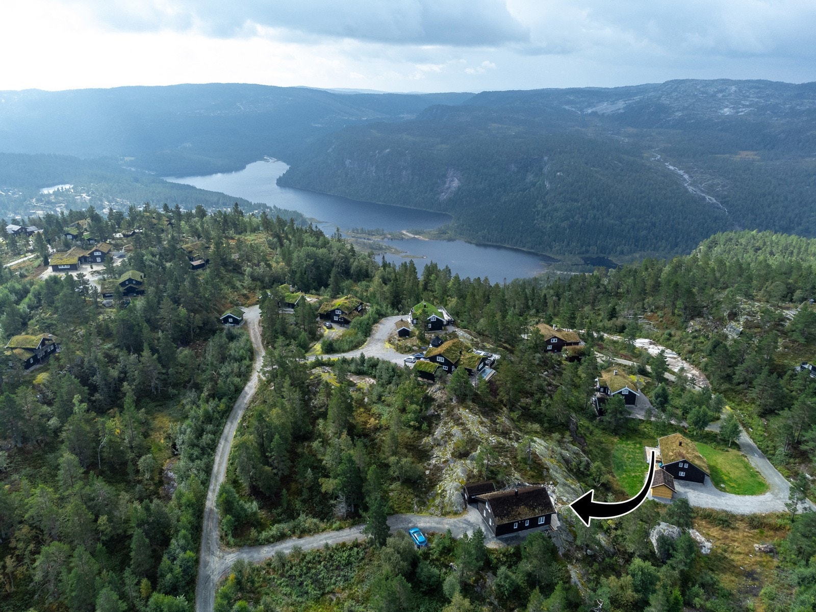 Fritidsboligen er oppført i 2013, har en normalt god standard og fremstår som godt vedlikeholdt. Galleribilde