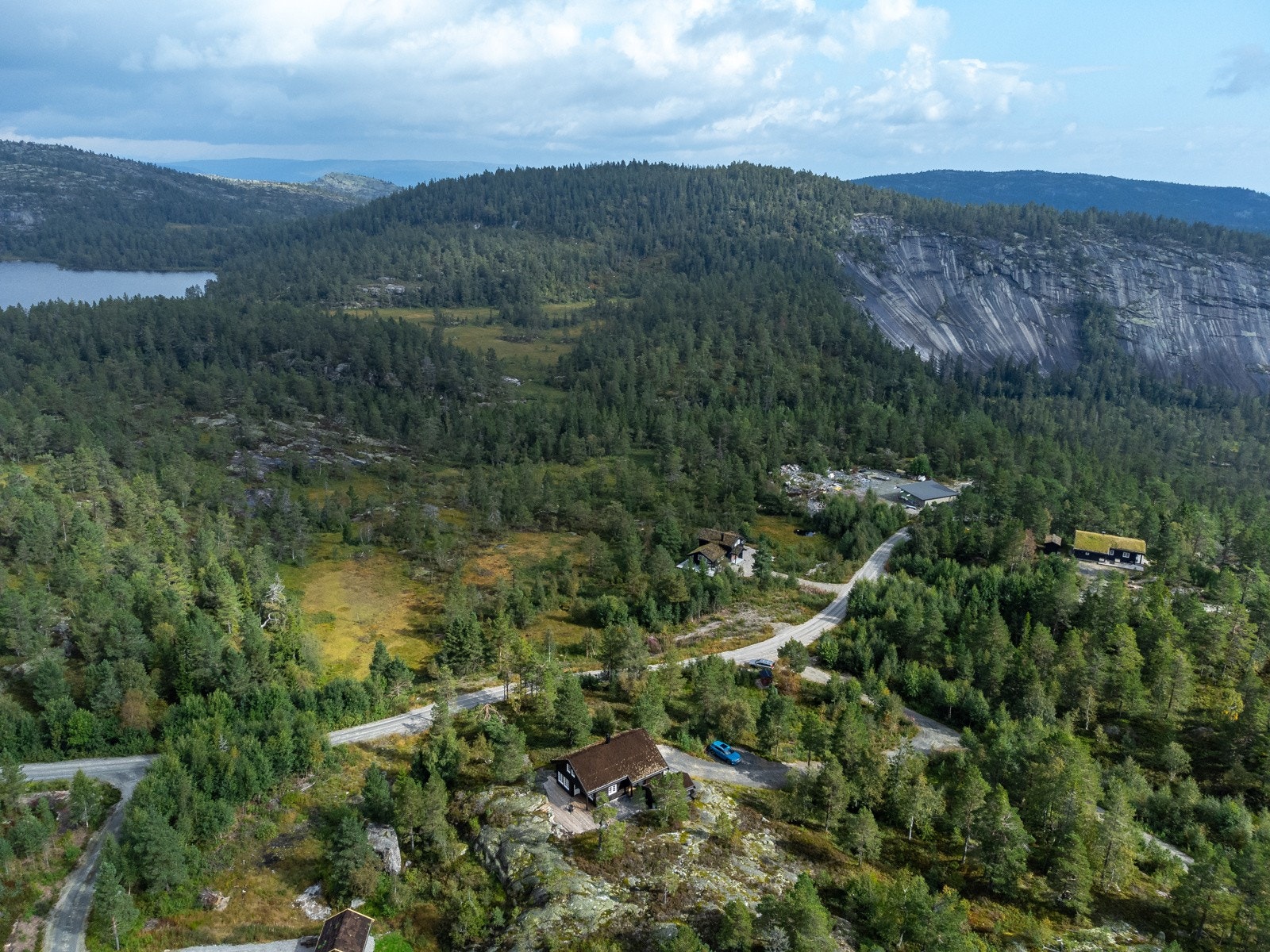 Området byr på flott turterreng, sykkelløyper og fiskevann. Galleribilde