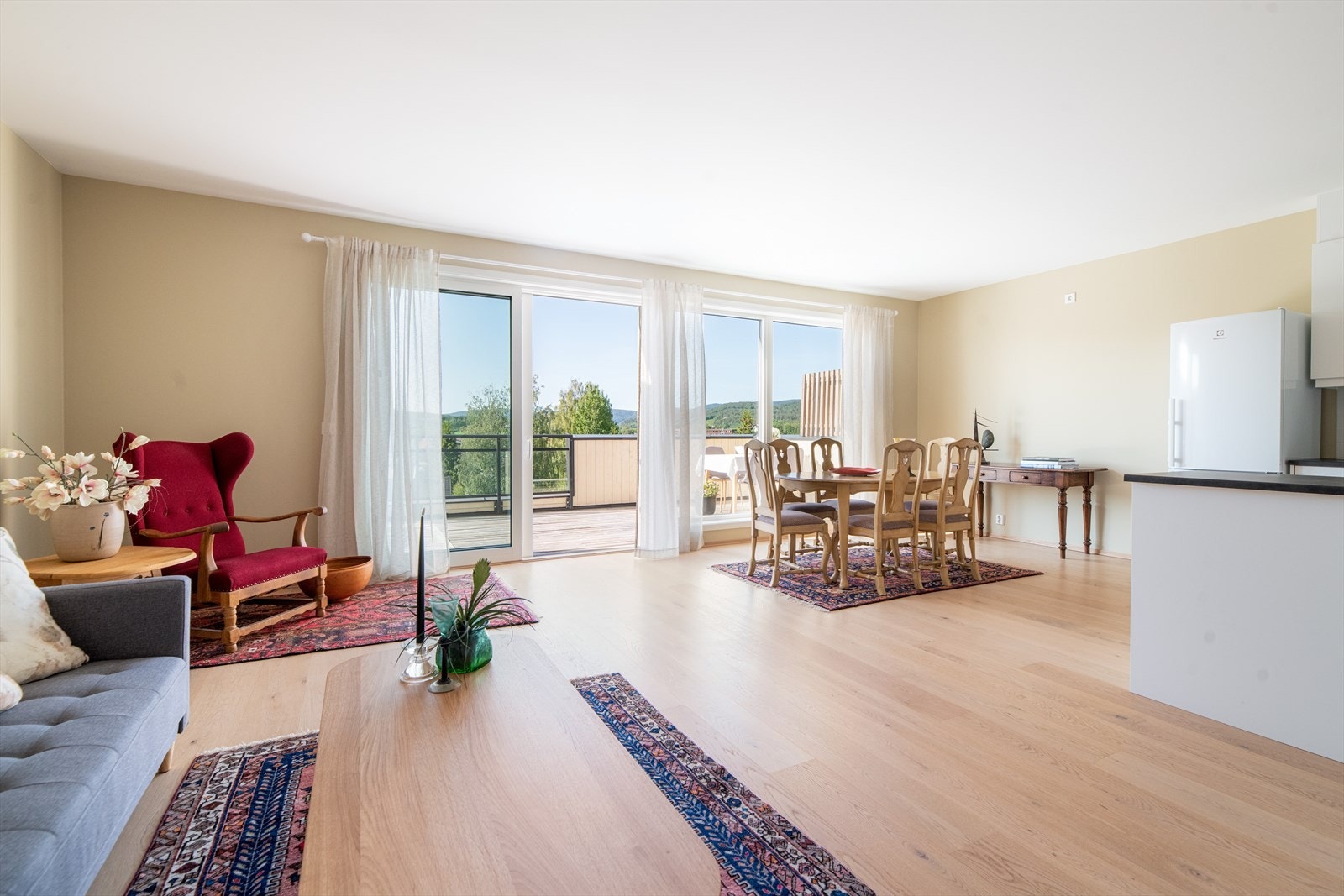 EiendomsMegler1 ved Halvor Østerli presenterer Haugerudbakken 5H! Galleribilde