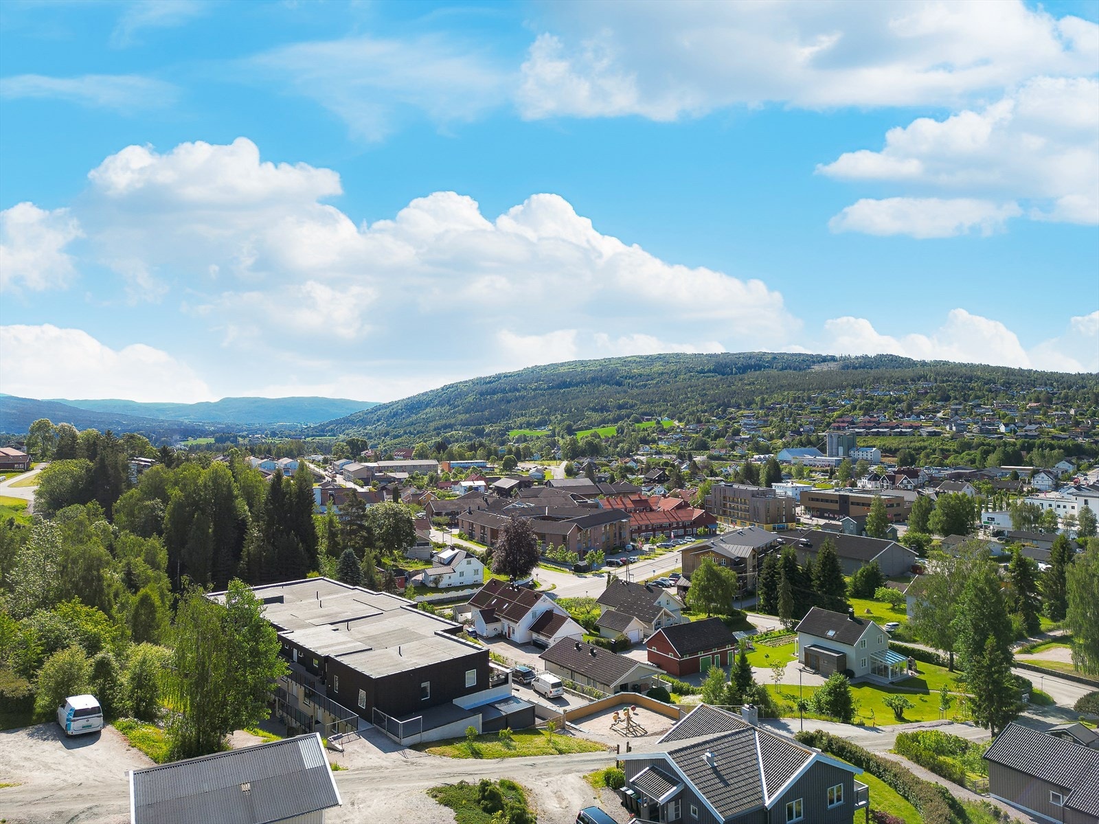 Sentralt beliggende i gåavstand til Bø sentrum. Galleribilde