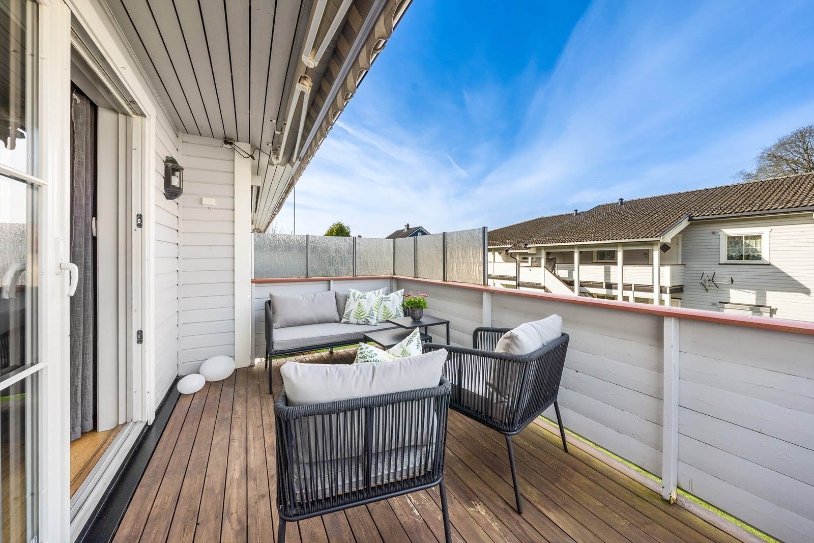 Balkong med utgang fra stuen Galleribilde