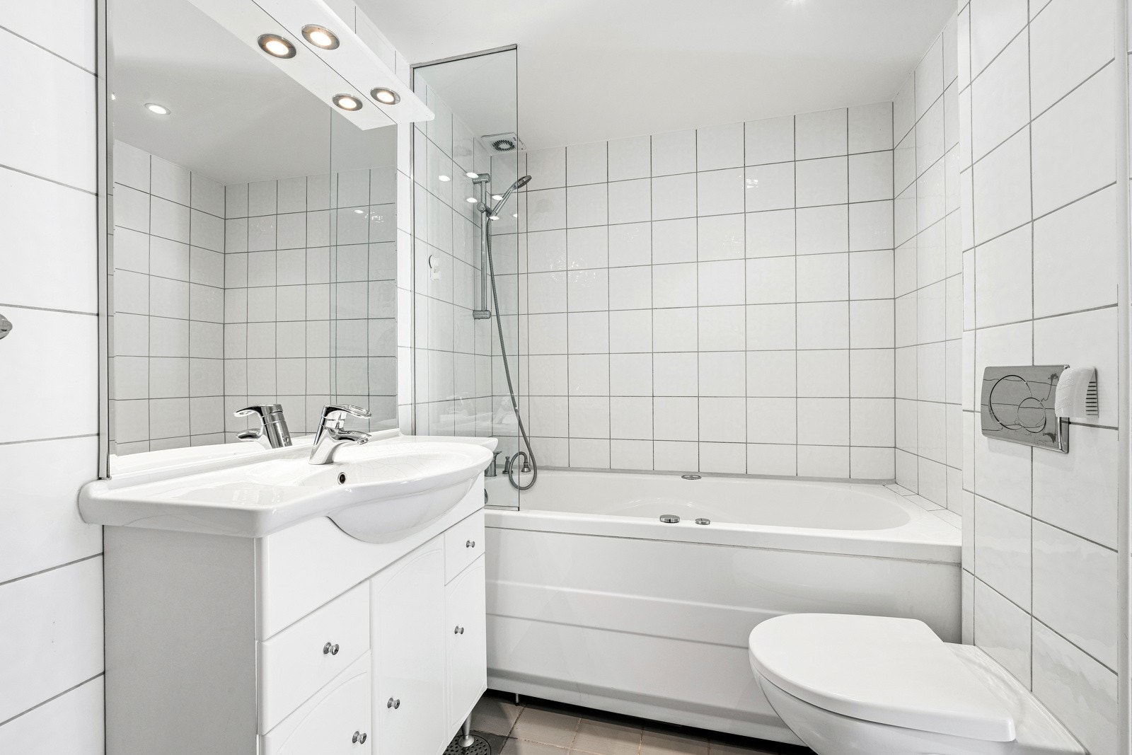 Rommet har varmekabler. Galleribilde