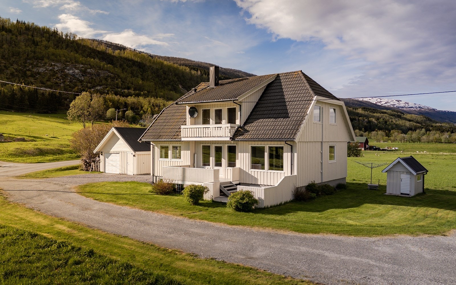 Velkommen til Tverråveien 24 Galleribilde