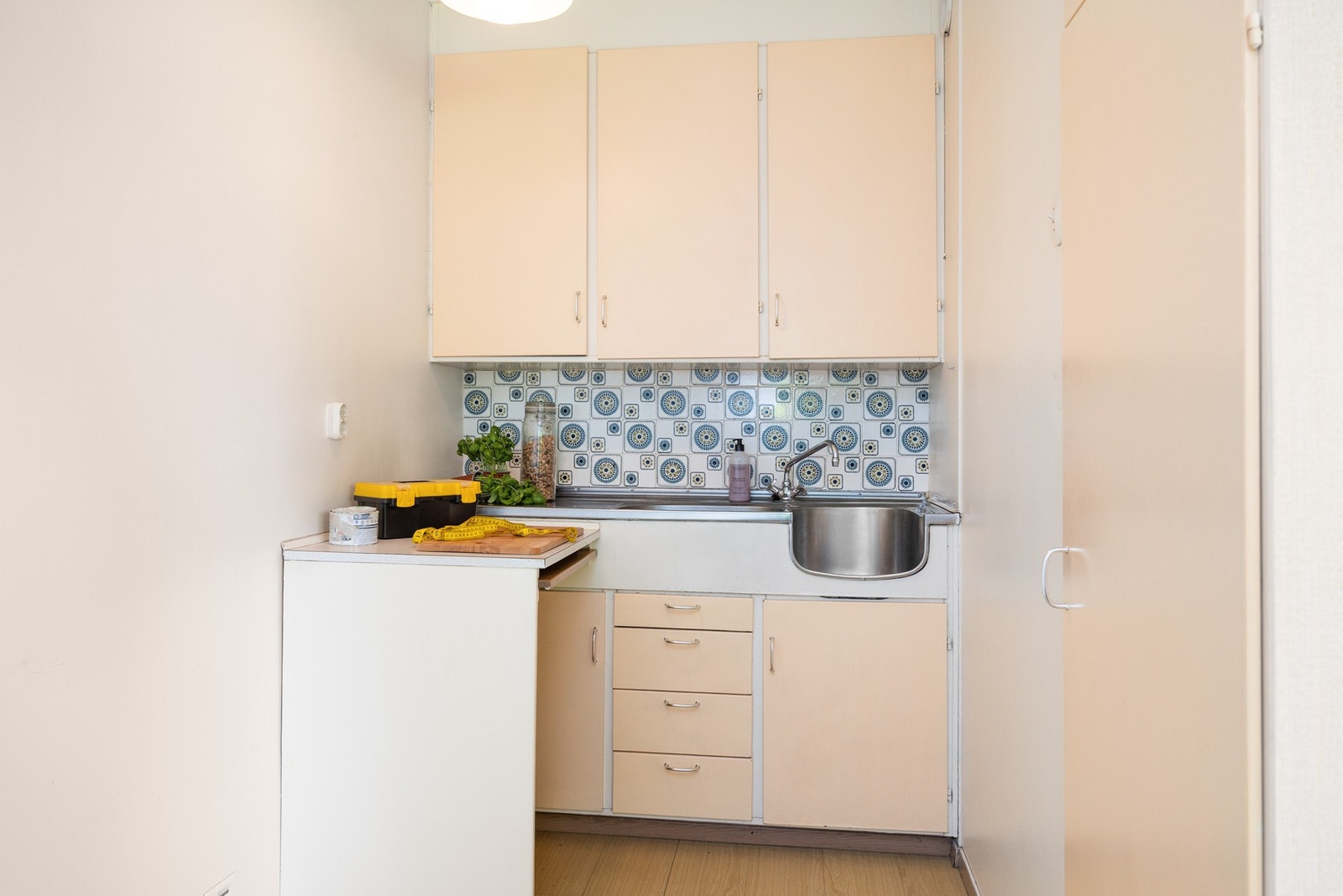 Hyggelig kjøkkenkrok i klassisk 60-talls stil. Galleribilde