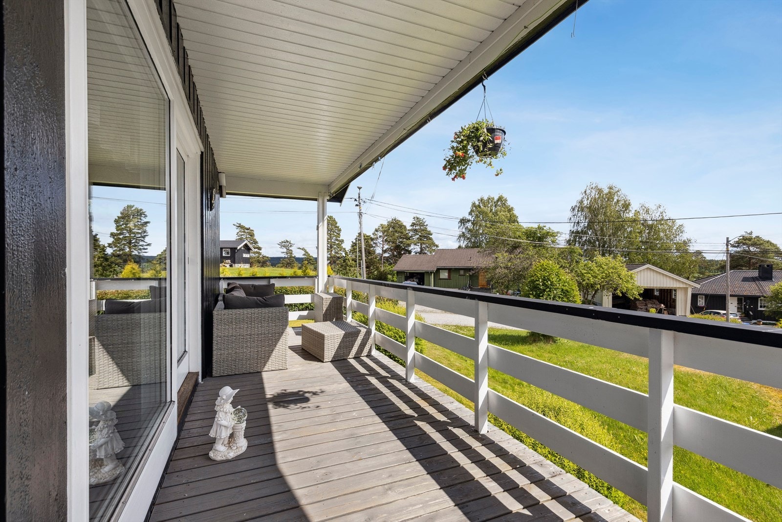 Balkongen utenfor stuen. Galleribilde