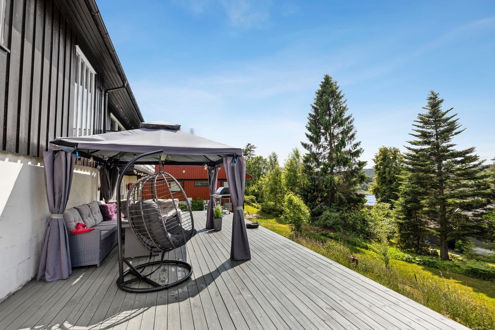 Terrassen er målt til ca. 48 m² Galleribilde