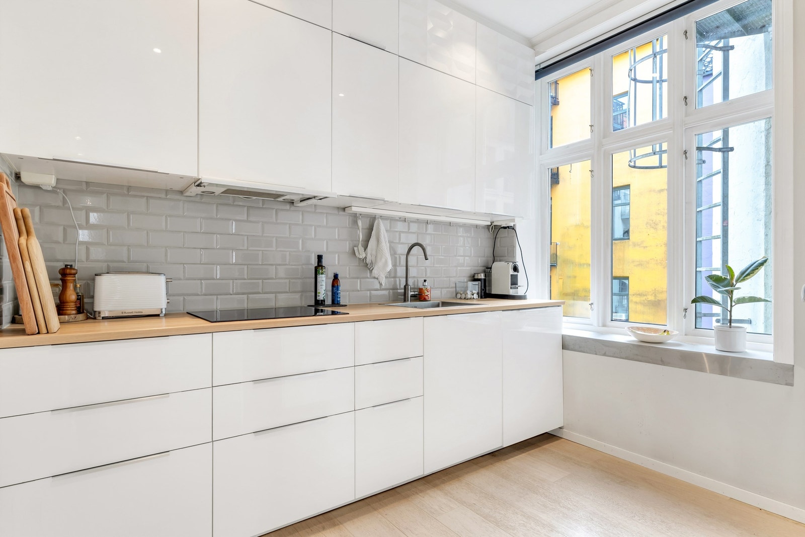 Praktisk utforming som gir maksimalt med oppbevaring Galleribilde