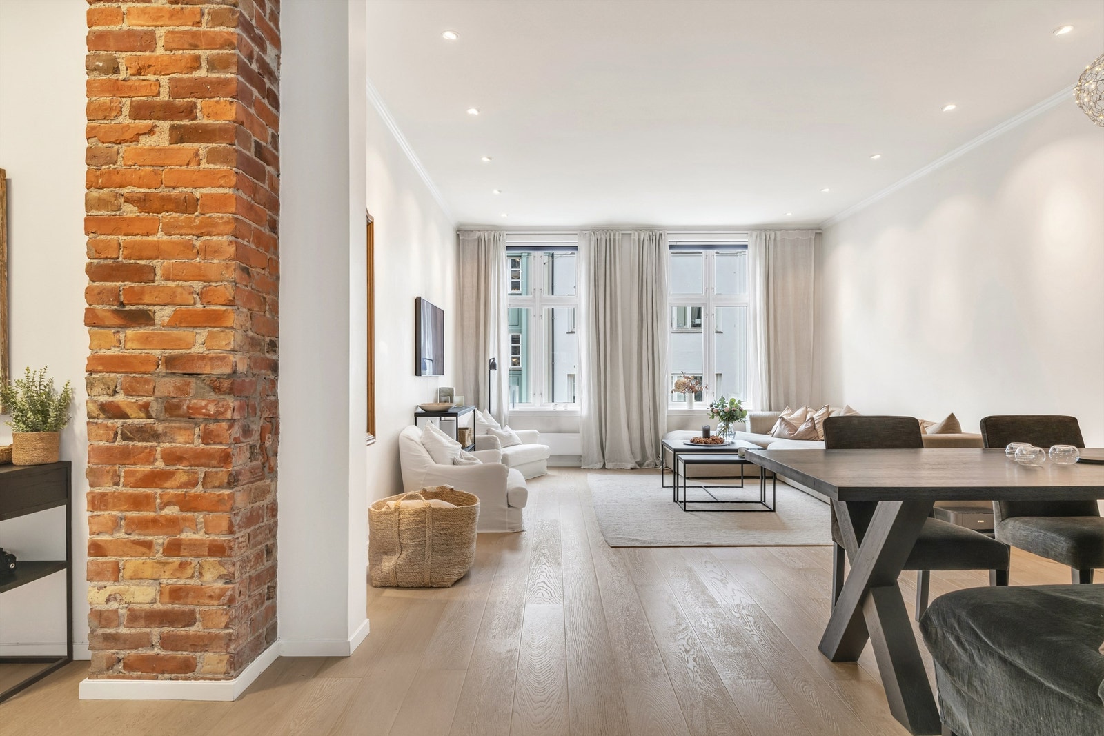 Dette er virkelig en leilighet med både karakter og sjel, og med detaljer som skaper en lun og koselig atmosfære Galleribilde