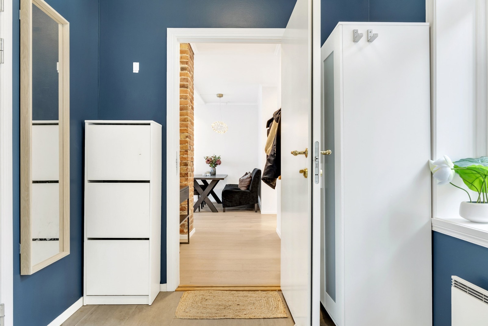 Bildet viser fellesgang på 7 kvm som denne leiligheten deler med naboleiligheten (snr 1). Galleribilde