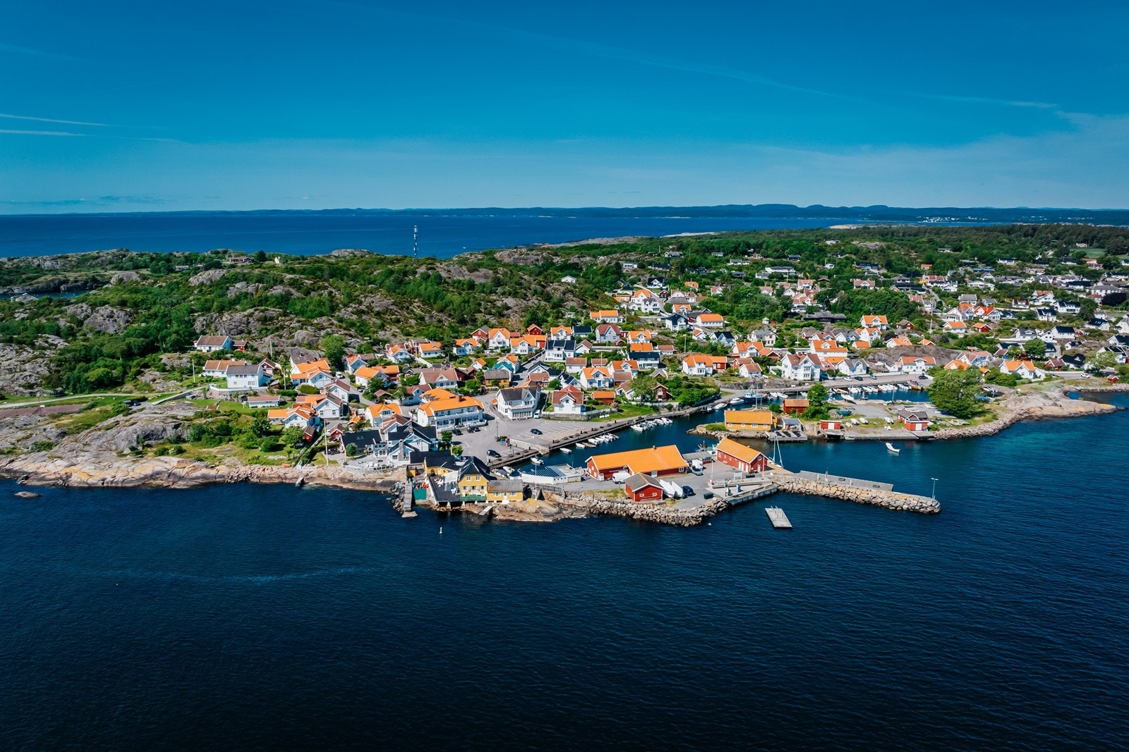 Når sjøen piskes hvit er Nevlunghavn er et flott område og søke ly i Galleribilde