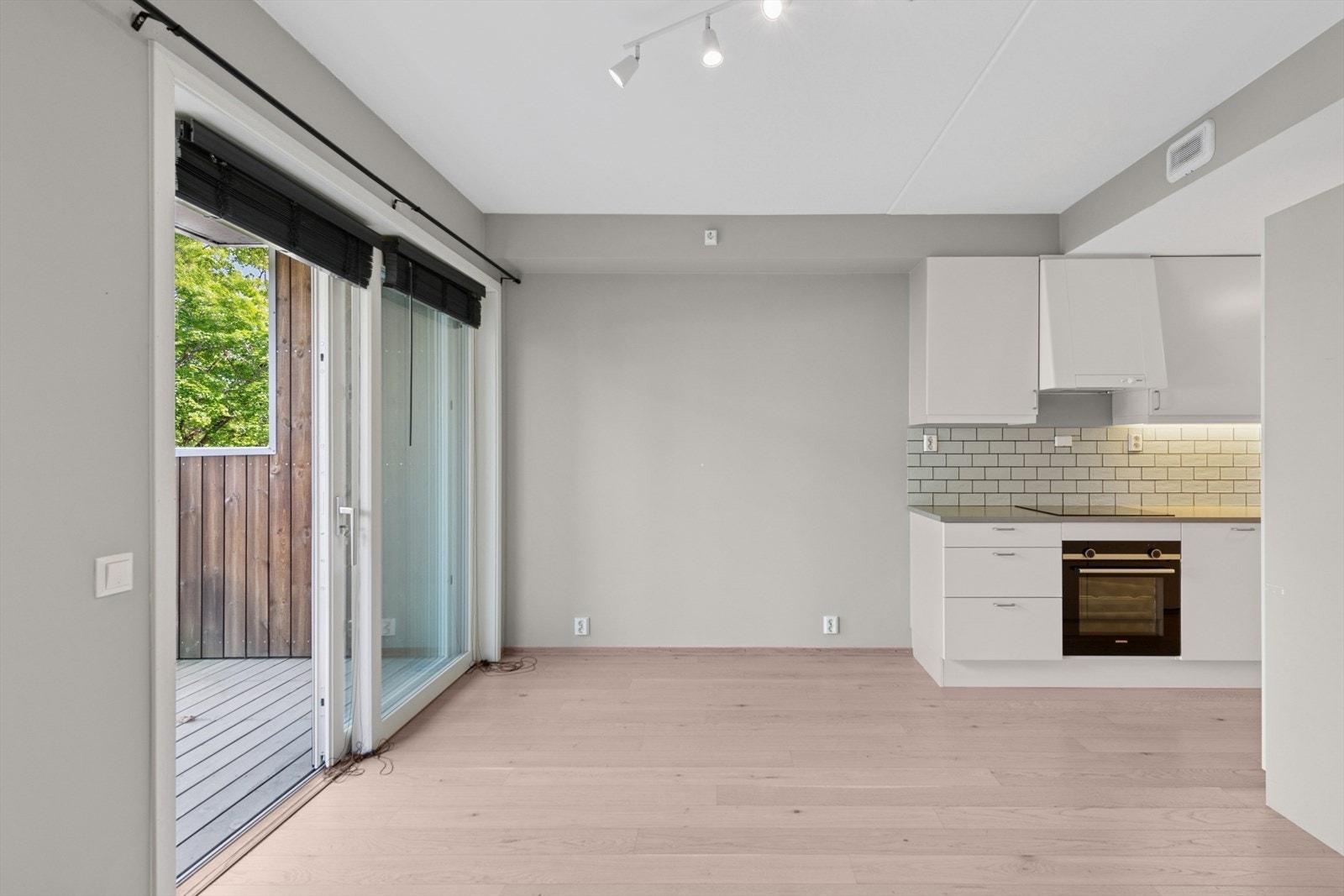 Dette er en moderne 1-roms eierleilighet i boligbygg oppført i 2018. Galleribilde