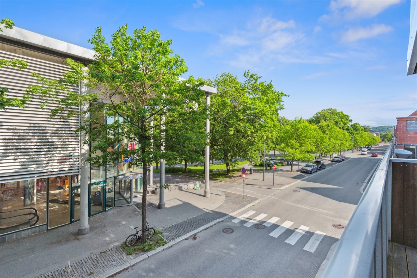 Hyggelig grøntutsyn i sommerhalvåret. Galleribilde