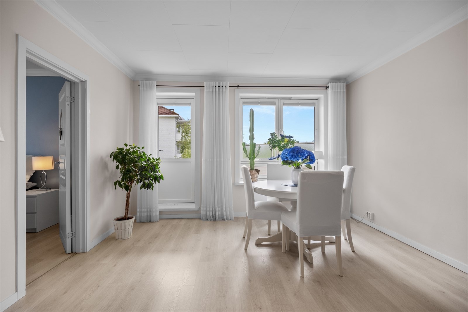 God plass til spisebord i stuen. Galleribilde