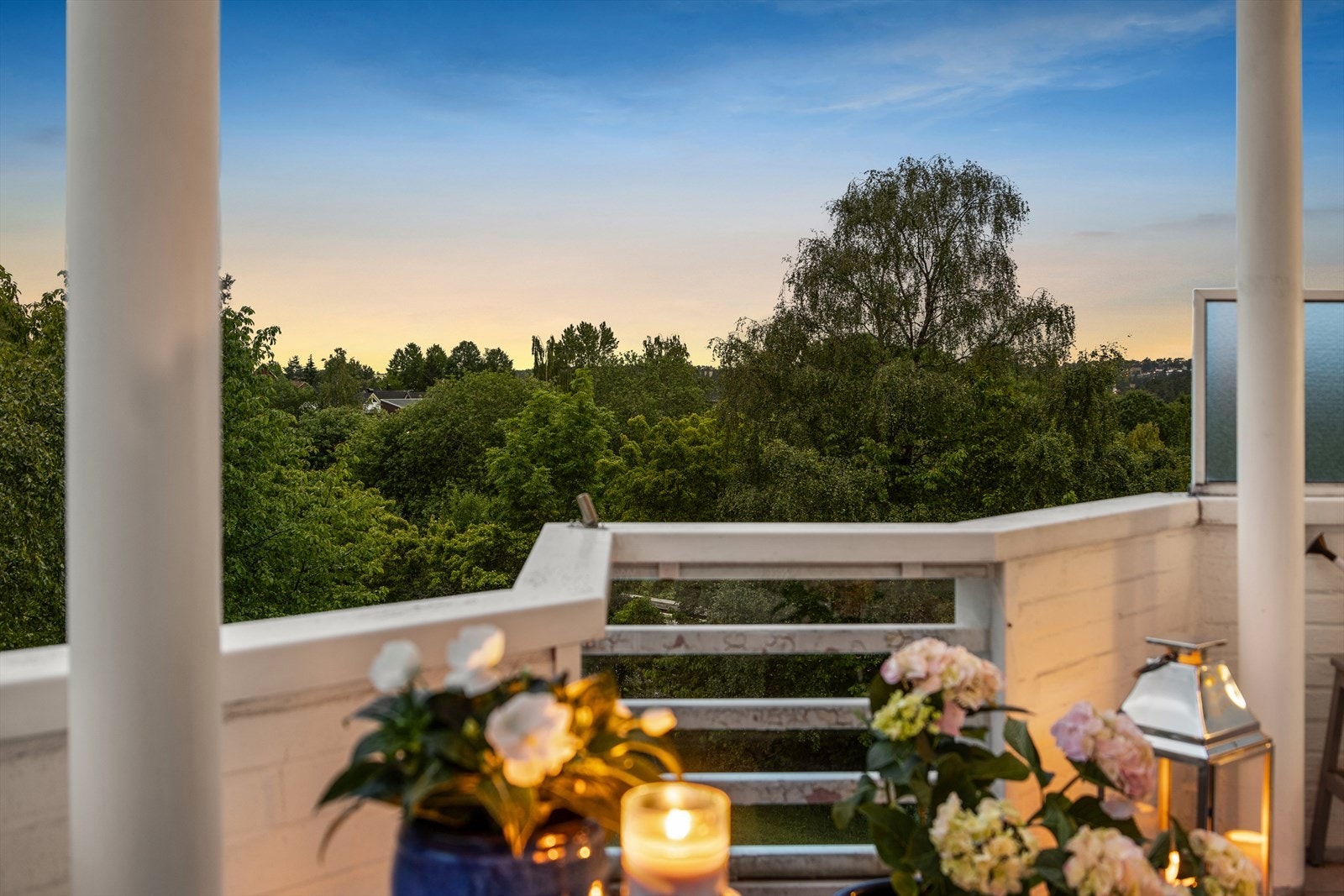 Her kan man sitte uforstyrret og nyte lange sommerkvelder. Galleribilde