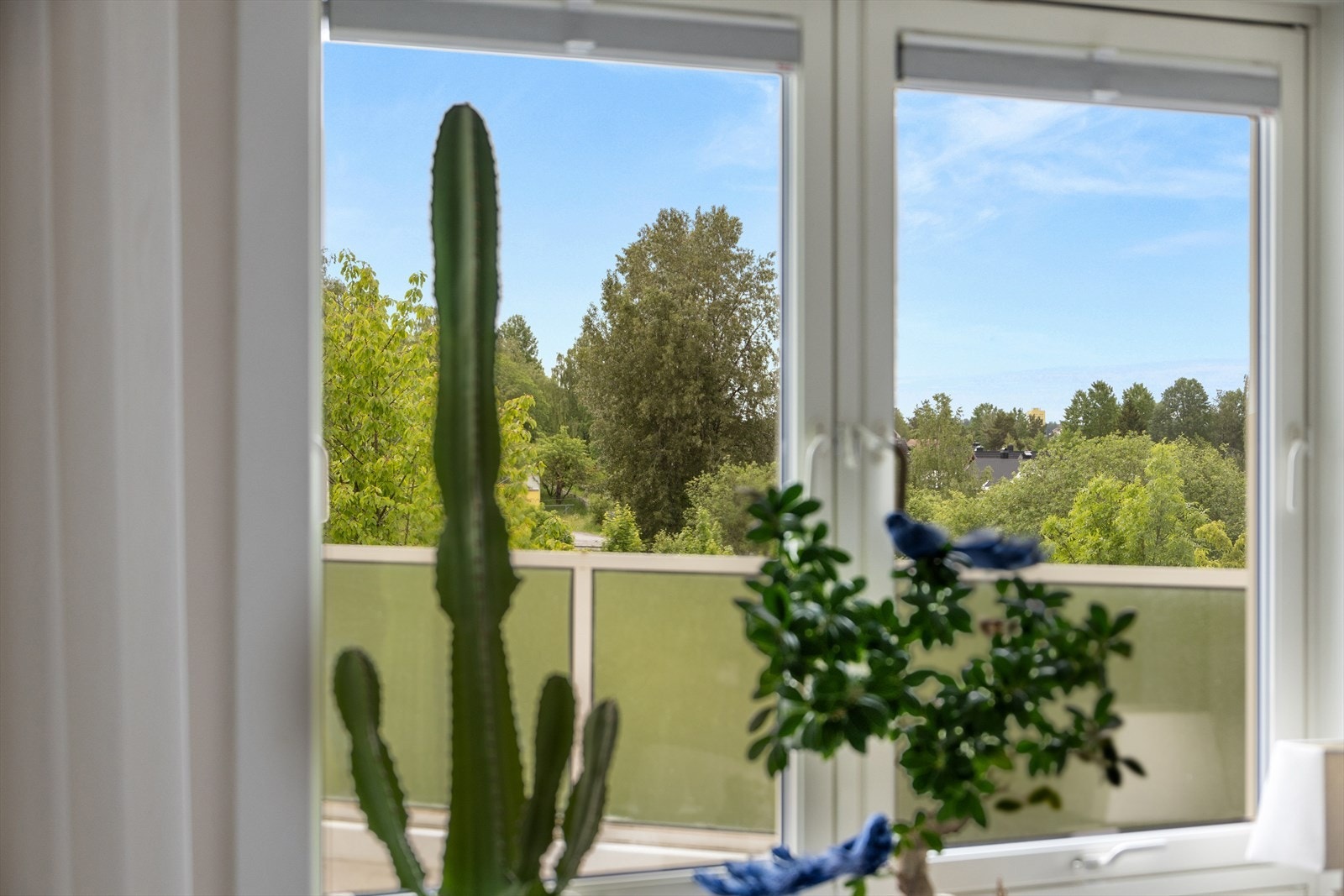 Vinduer og balkongdør ble byttet av borettslaget i 2019. Galleribilde