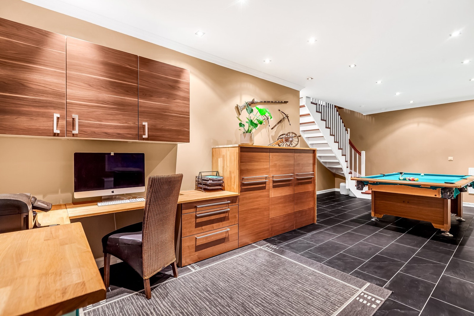 Stor kjellerstue med mange bruksmuligheter - perfekt for familie og ungdom. Galleribilde